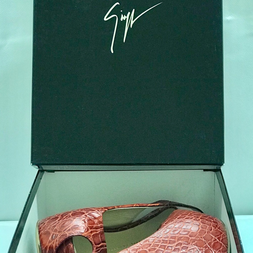 Giuseppe Zanotti slingback platforms - to die for!